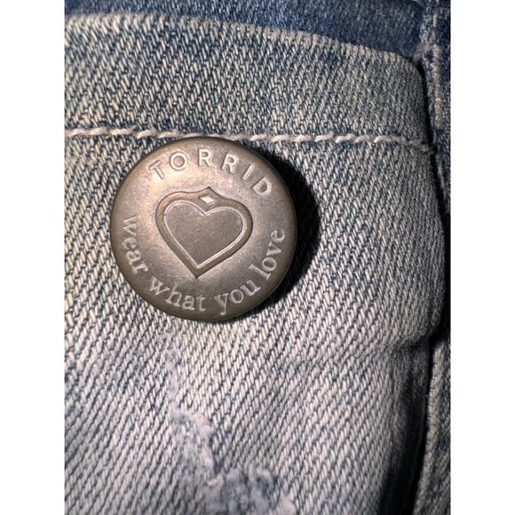 Torrid Womens Light Wash Distressed Denim Jacket Size 2 With Ripped Back Details - Picture 4 of 7